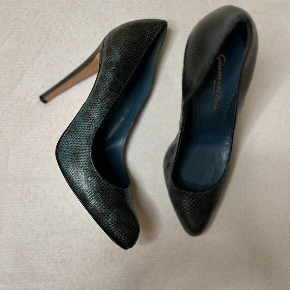 Gianvito Rossi Milano Snakeskin-Embossed Leather Pumps⎪Size 37 (US 6.5-7) - Picture 14 of 15